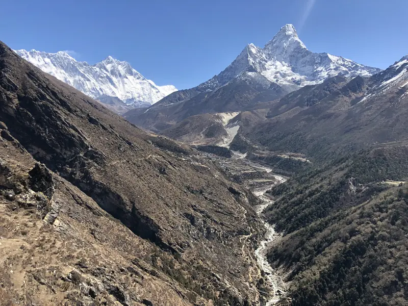 Everest and Ama Dablam from the trail near Pangboche