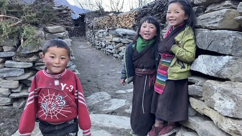 Smiles on the trail, Tsum Valley